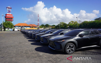 [SIARAN PERS WORLD WATER FORUM KE-10] Sebanyak 440 Mobil Listrik untuk World Water Forum ke-10 Tiba di Bali